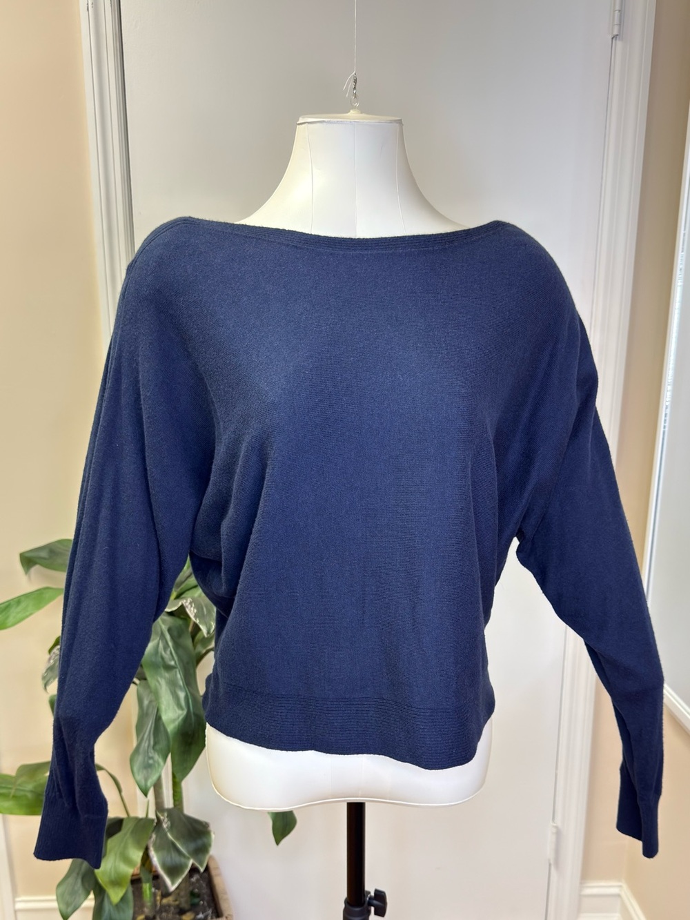 Abercrombie & Fitch Navy Blue Boatneck Dolman Sleeve Knit Sweater, Size L